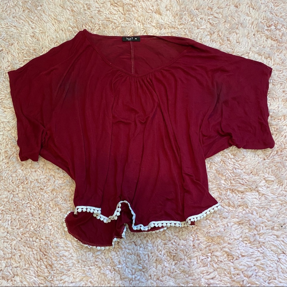 Maroon comfy and flowy shirt with white details